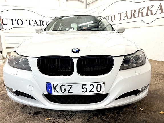 BMW 318i 2 of 12