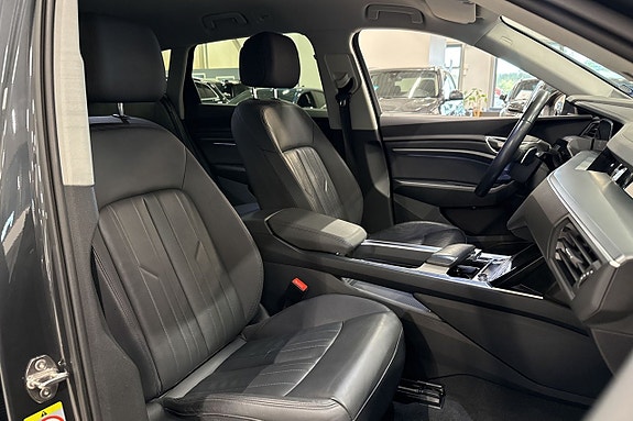 Audi e-tron 22 of 27