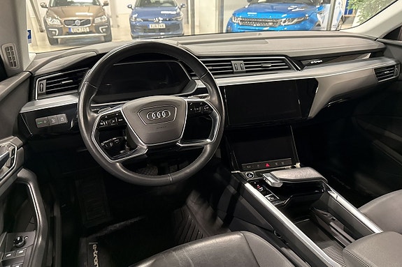 Audi e-tron 9 of 27