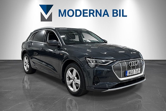 Audi e-tron 8 of 27