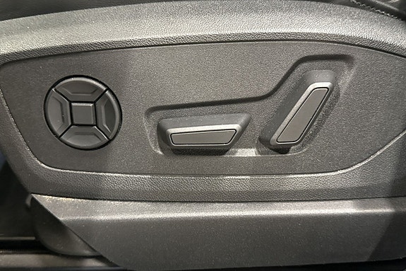 Audi e-tron 11 of 27