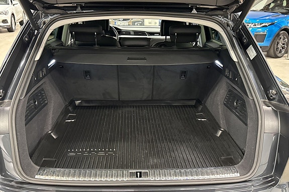 Audi e-tron 25 of 27