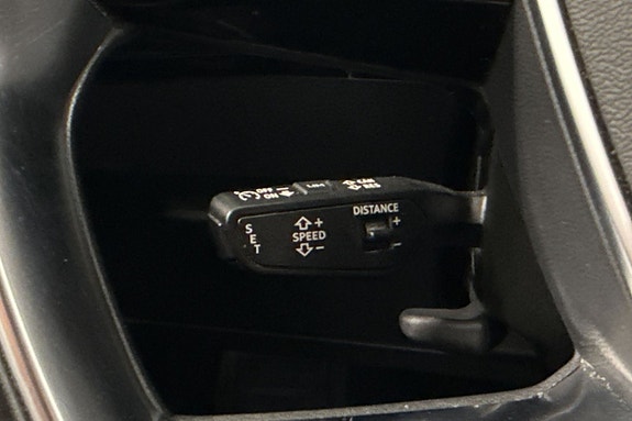 Audi e-tron 13 of 27
