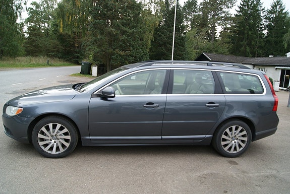 Volvo V70 4 of 18