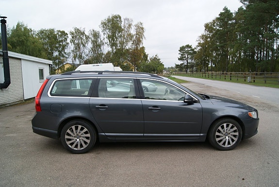 Volvo V70 3 of 18