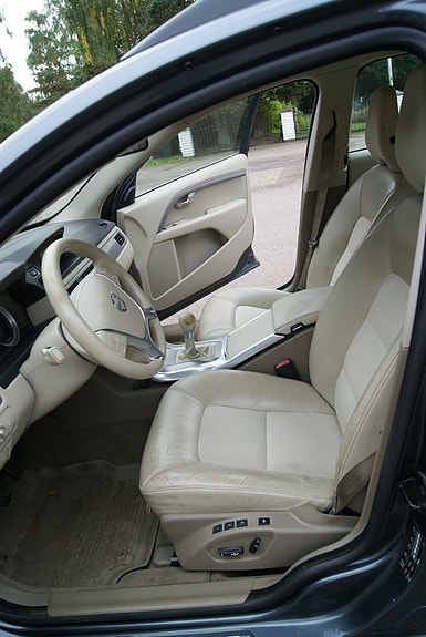 Volvo V70 7 of 18
