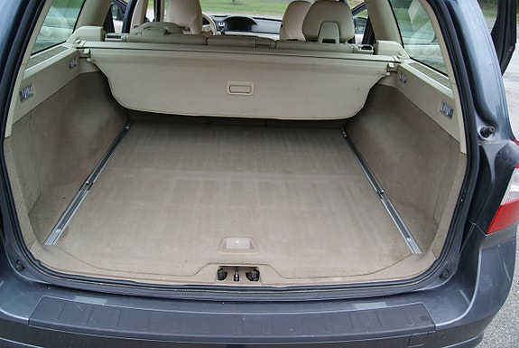 Volvo V70 12 of 18