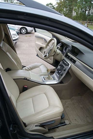 Volvo V70 9 of 18