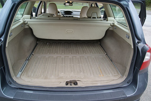 Volvo V70 10 of 18