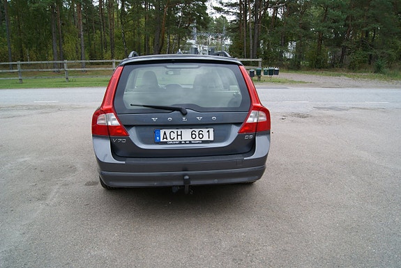 Volvo V70 8 of 18