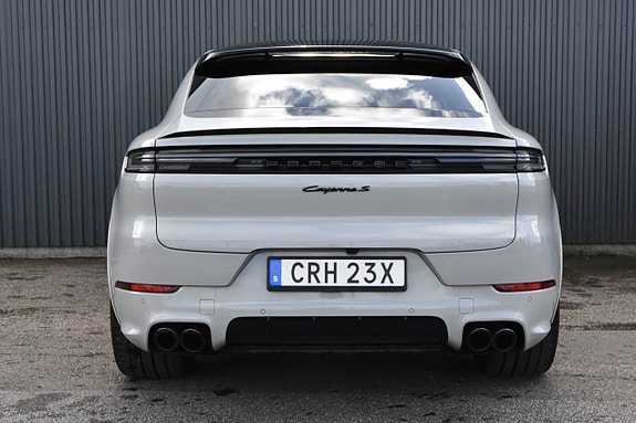Porsche Cayenne 8 of 30