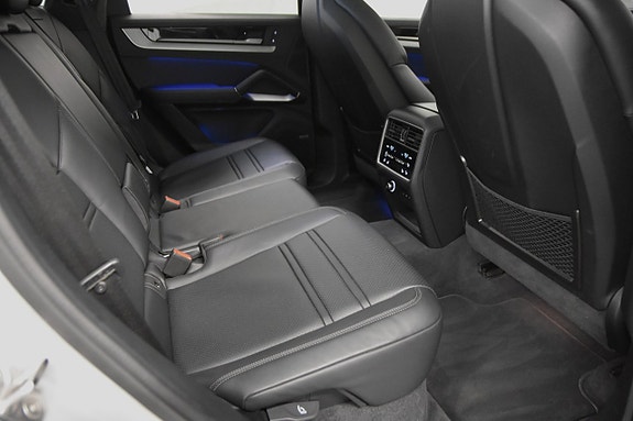 Porsche Cayenne 20 of 30