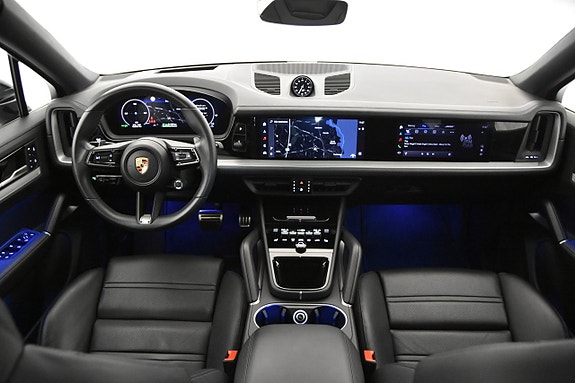Porsche Cayenne 10 of 30