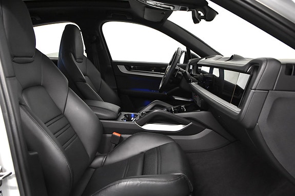 Porsche Cayenne 18 of 30