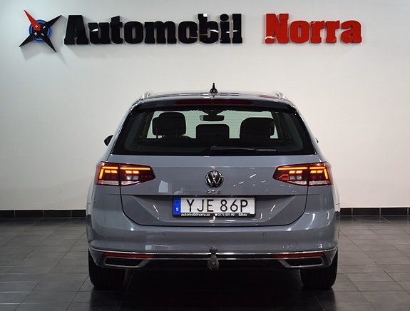 Volkswagen Passat 5 of 30