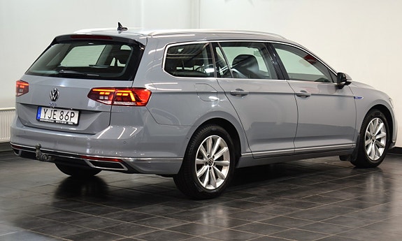 Volkswagen Passat 6 of 30