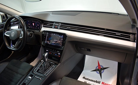 Volkswagen Passat 22 of 30