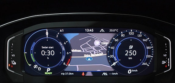 Volkswagen Passat 9 of 30