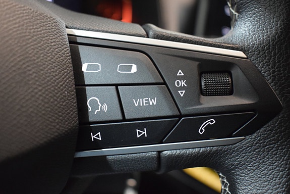 Seat Arona 17 of 22