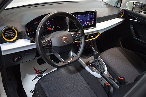 Seat Arona 7 of 22