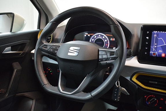 Seat Arona 15 of 22
