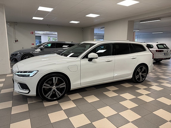 Volvo V60 2 of 20