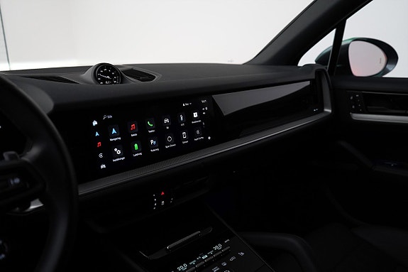Porsche Cayenne 13 of 28