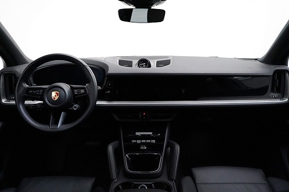 Porsche Cayenne 10 of 28