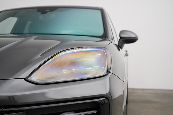 Porsche Cayenne 26 of 28