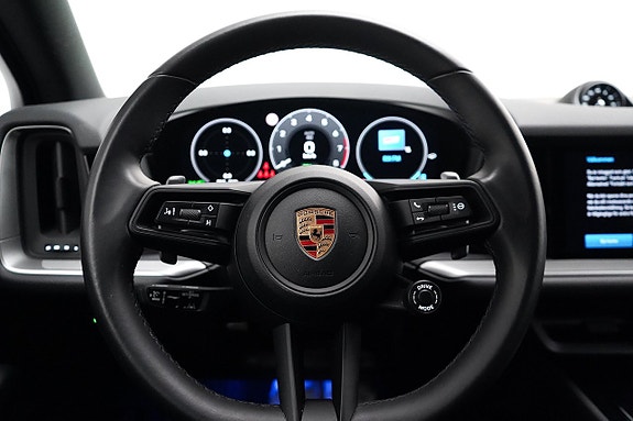Porsche Cayenne 11 of 28