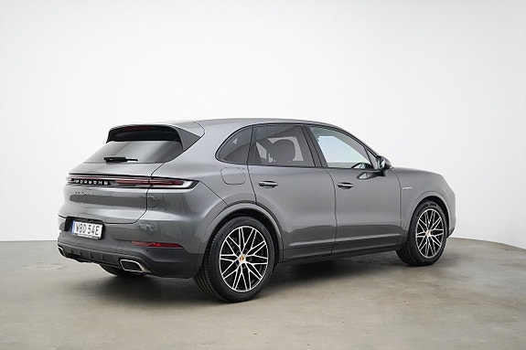 Porsche Cayenne 25 of 28