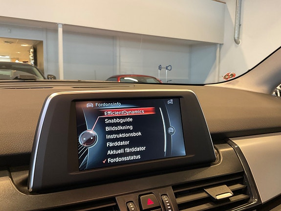 BMW 218i 10 of 14