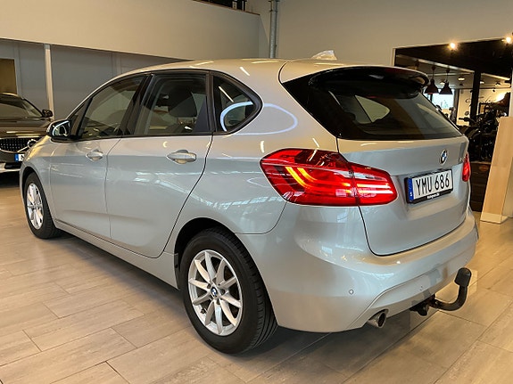 BMW 218i 6 of 14