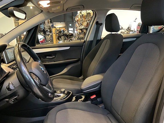 BMW 218i 8 of 14