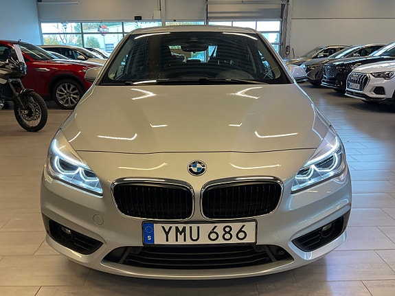 BMW 218i 2 of 14