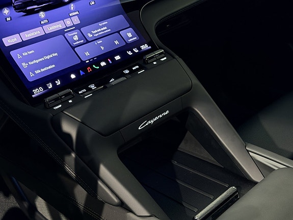 Porsche Cayenne 21 of 30