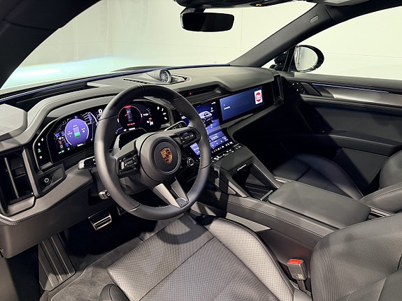 Porsche Cayenne 18 of 30