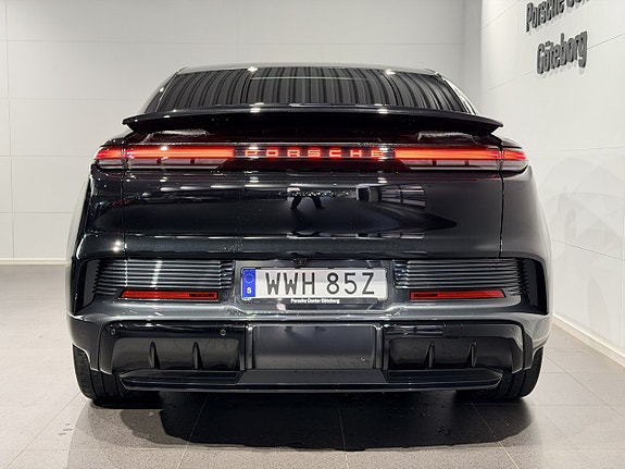 Porsche Cayenne 7 of 30