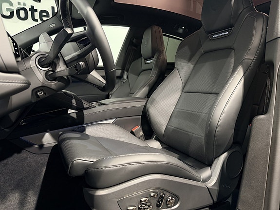 Porsche Cayenne 17 of 30