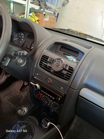 Renault Clio 3 of 6