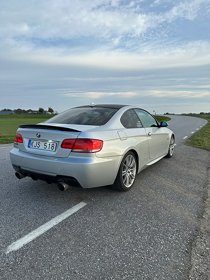 BMW 335i 3 of 10