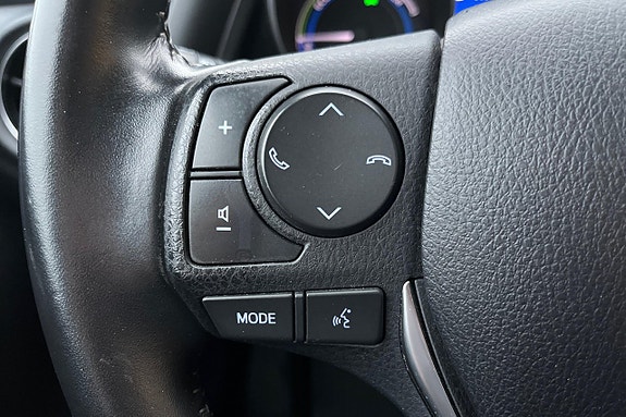 Toyota Auris 14 of 27