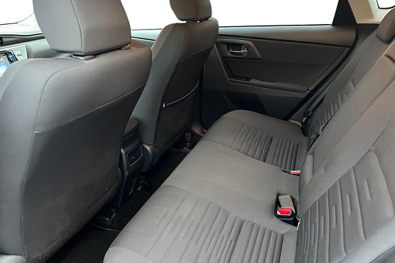Toyota Auris 24 of 27