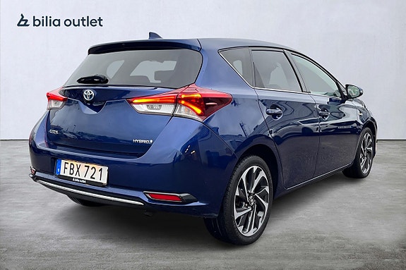 Toyota Auris 6 of 27