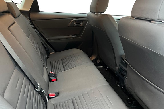 Toyota Auris 23 of 27