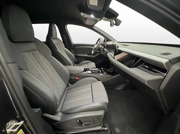 Audi Q6 e-tron 30 of 30