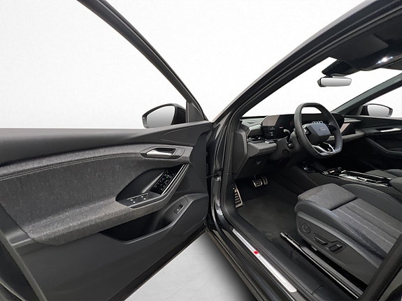 Audi Q6 e-tron 12 of 30