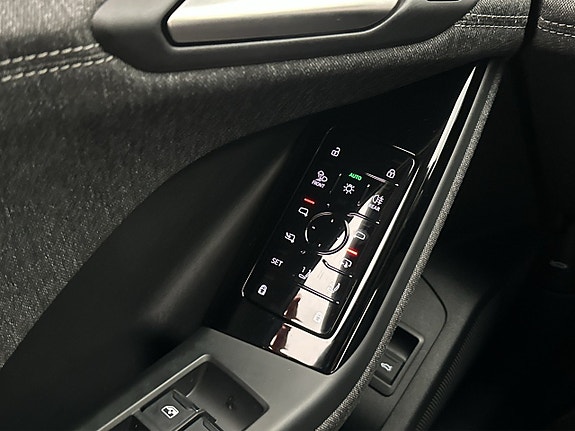 Audi Q6 e-tron 15 of 30