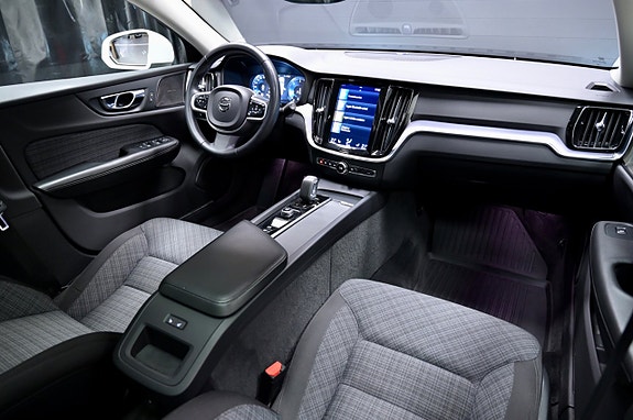 Volvo V60 Cross Country 14 of 27