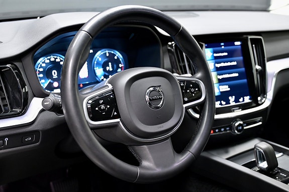 Volvo V60 Cross Country 18 of 27